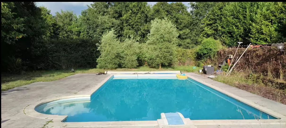 Camping Vieilles Charrues Petit-Dejeuner Navette Et Priscine Inclus Dans Le Prix Proche Carhaix Motreff 0*,  Франция